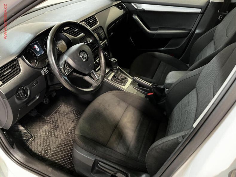 Škoda Octavia - hlavní fotka
