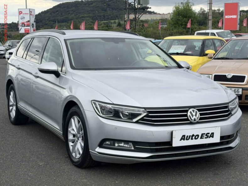 Volkswagen Passat - hlavní foto