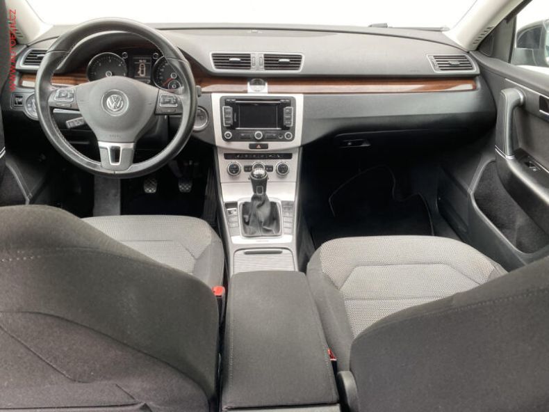 Volkswagen Passat - hlavní fotka