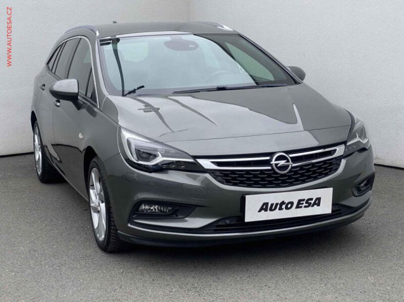 Opel Astra - hlavní foto