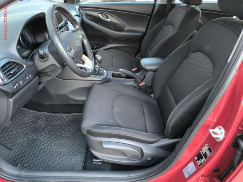 Hyundai i30 - hlavní fotka