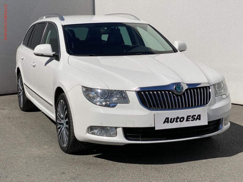 Škoda Superb - hlavní foto