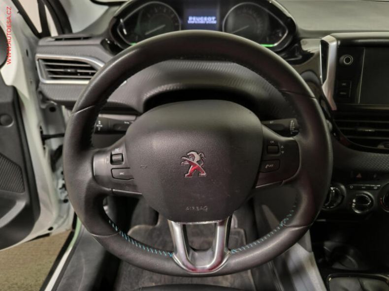 Peugeot 2008 - hlavní fotka