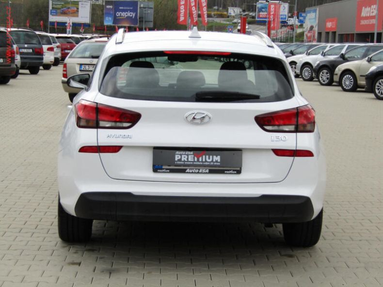 Hyundai i30 - hlavní fotka
