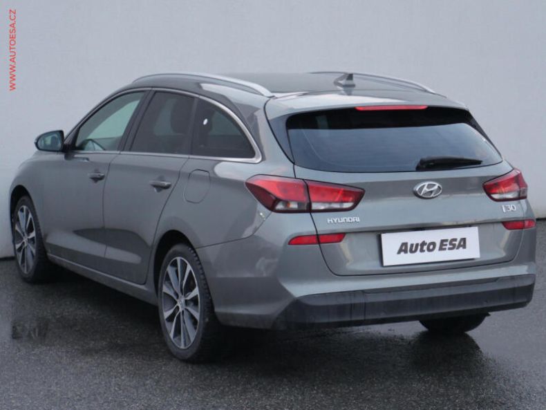 Hyundai i30 - hlavní fotka