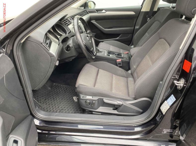 Volkswagen Passat - hlavní fotka