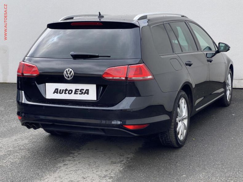 Volkswagen Golf - hlavní fotka