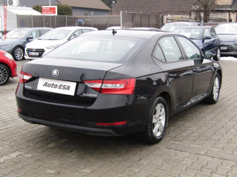 Škoda Superb - hlavní fotka