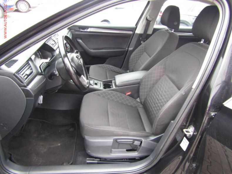 Škoda Superb - hlavní fotka