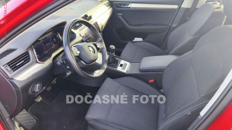 Škoda Superb - hlavní foto