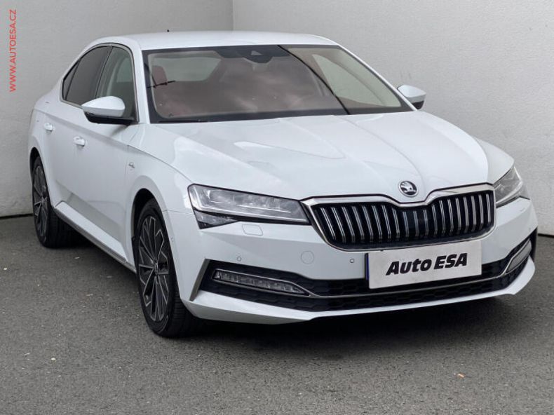 Škoda Superb - hlavní foto