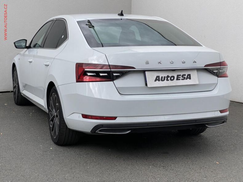 Škoda Superb - hlavní fotka