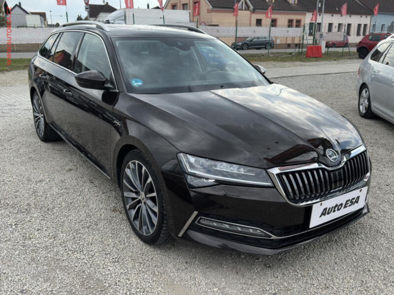 Škoda Superb - hlavní foto