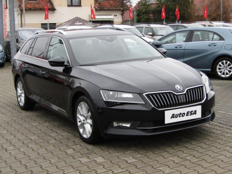Škoda Superb - hlavní foto