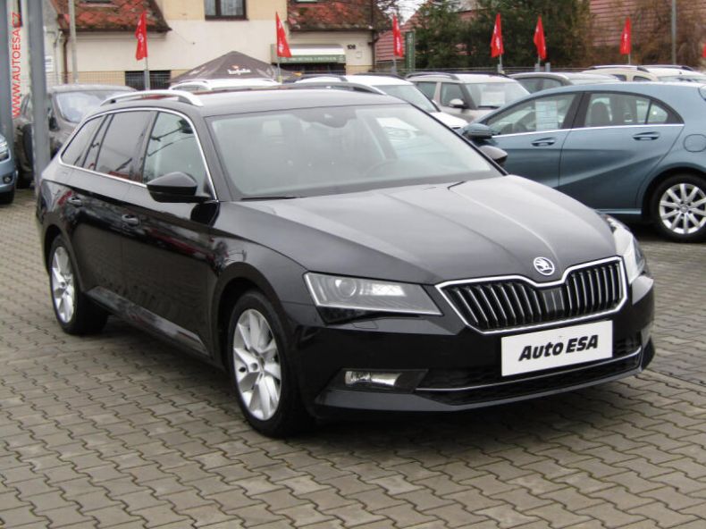 Škoda Superb - hlavní foto