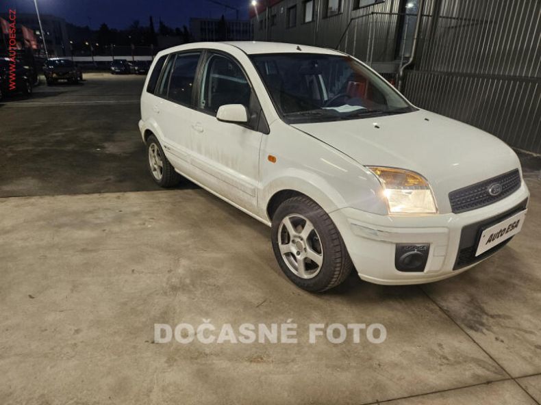 Ford Fusion - hlavní foto