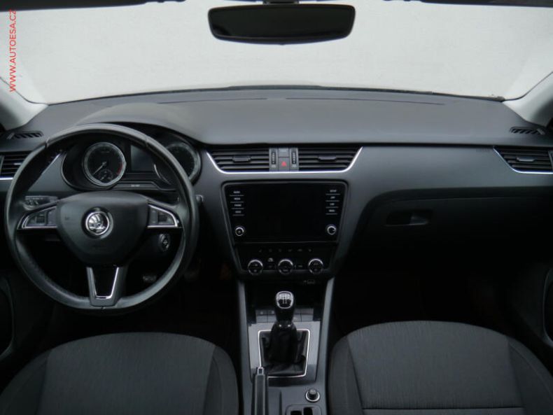 Škoda Octavia - hlavní fotka