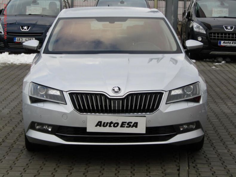 Škoda Superb - hlavní fotka