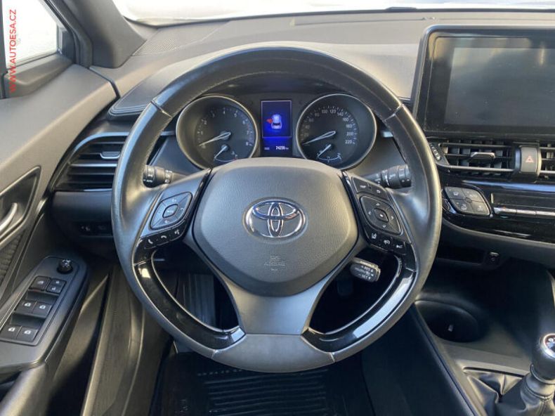 Toyota C-HR - hlavní fotka