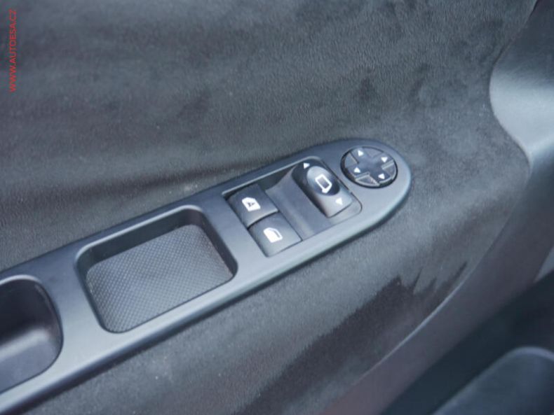 Peugeot 207 - hlavní fotka