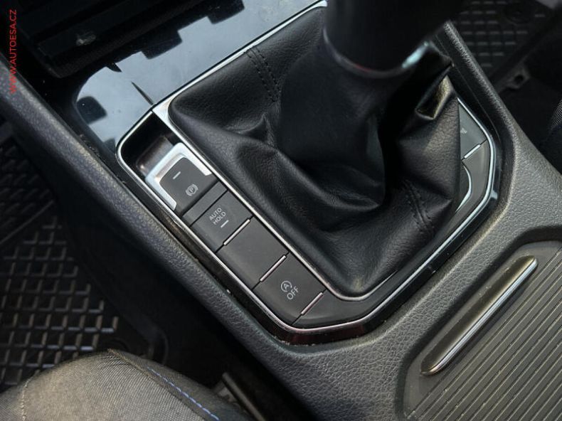 Volkswagen Golf - hlavní fotka