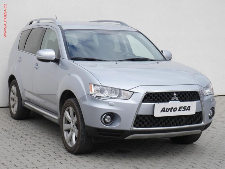 Mitsubishi Outlander - hlavní foto