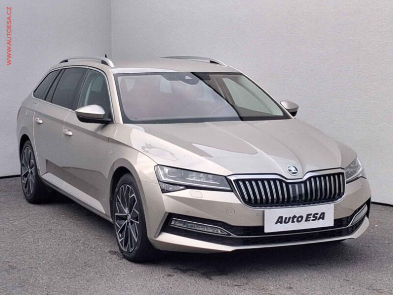 Škoda Superb - hlavní foto