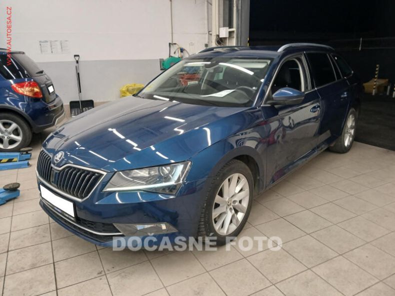 Škoda Superb - hlavní foto