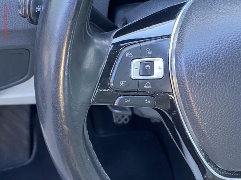 Volkswagen Golf - hlavní fotka
