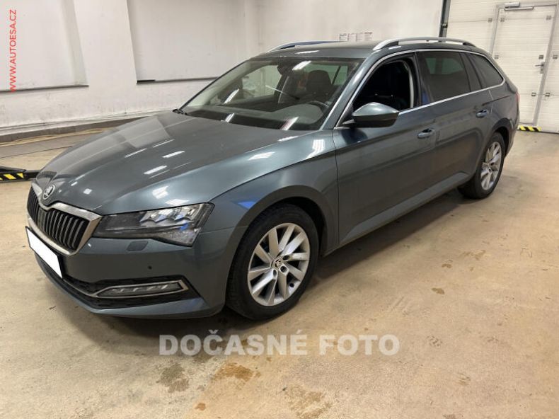 Škoda Superb - hlavní foto