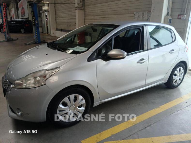 Peugeot 208 - hlavní foto