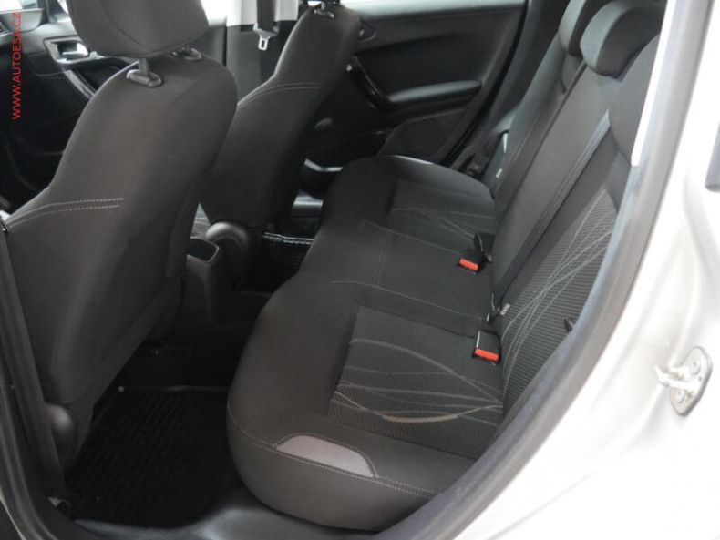 Peugeot 208 - hlavní fotka