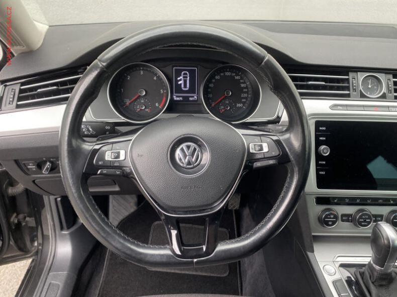 Volkswagen Passat - hlavní fotka