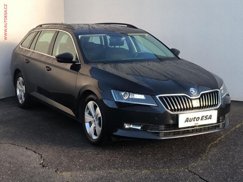 Škoda Superb - hlavní foto