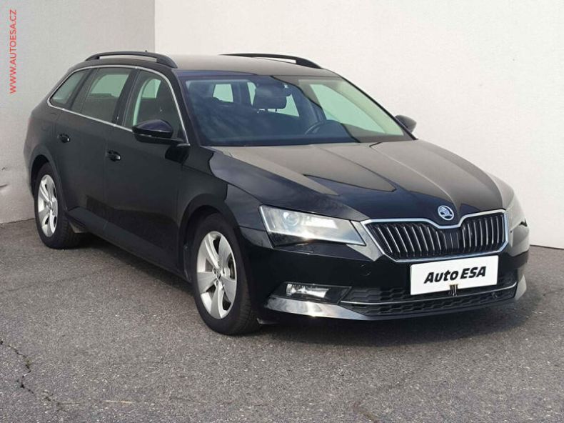 Škoda Superb - hlavní foto