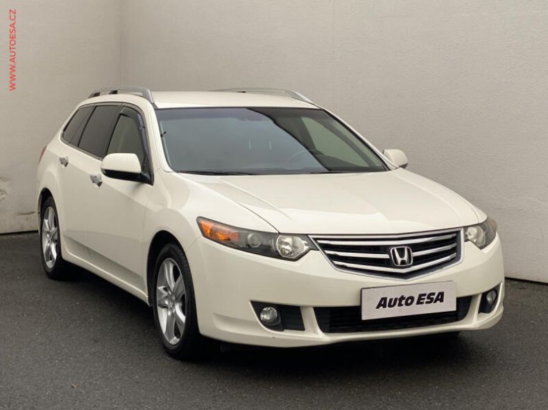 Honda Accord - hlavní foto