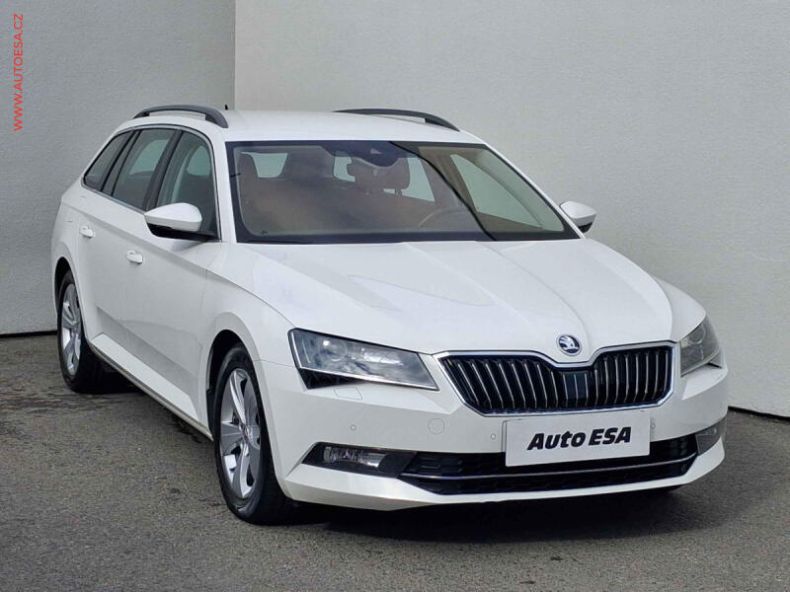 Škoda Superb - hlavní foto