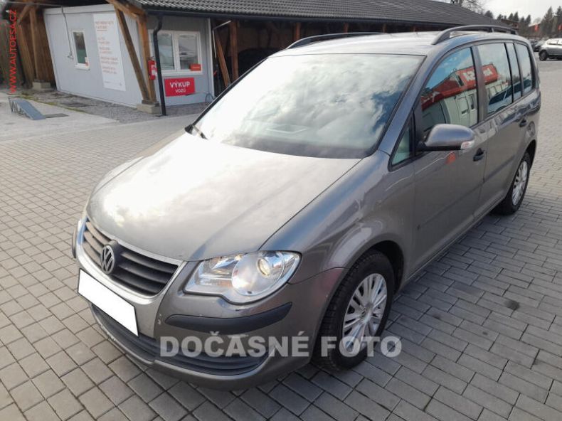 Volkswagen Touran - hlavní foto