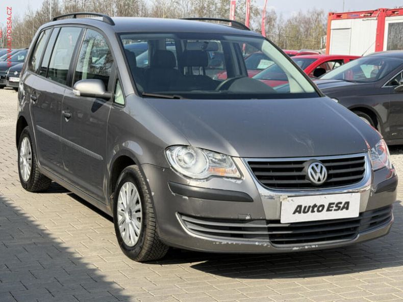 Volkswagen Touran - hlavní foto