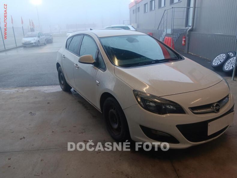 Opel Astra - hlavní foto