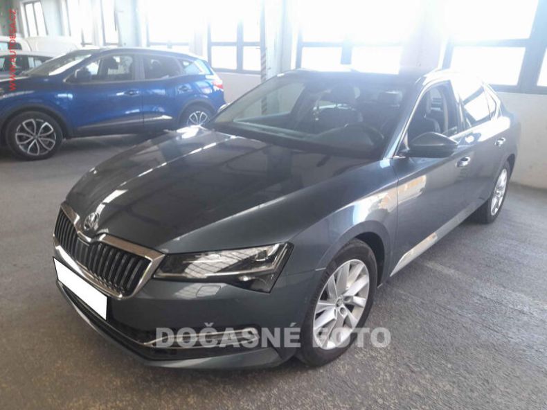 Škoda Superb - hlavní foto