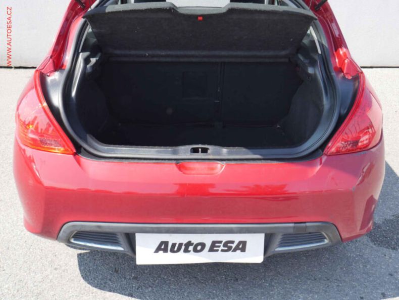 Peugeot 308 - hlavní fotka