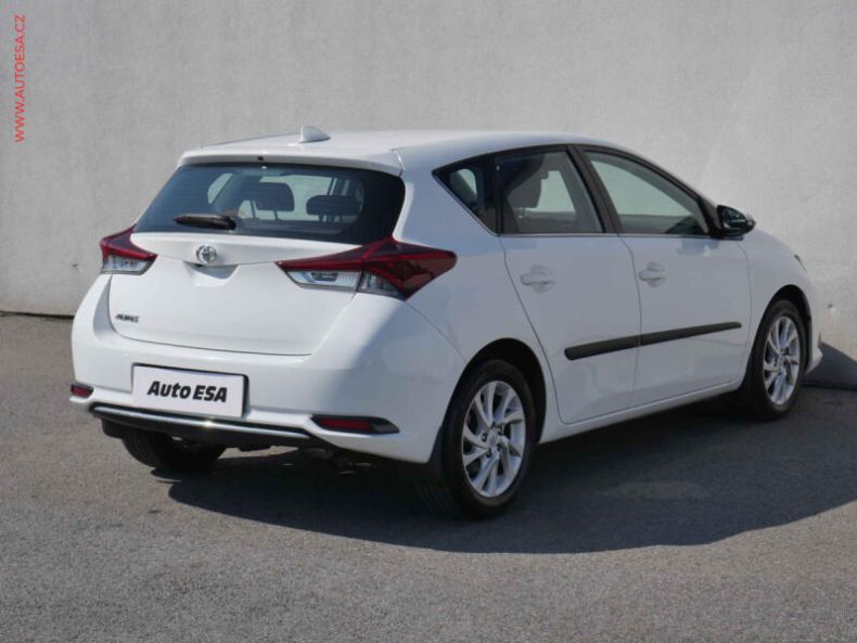 Toyota Auris - hlavní fotka