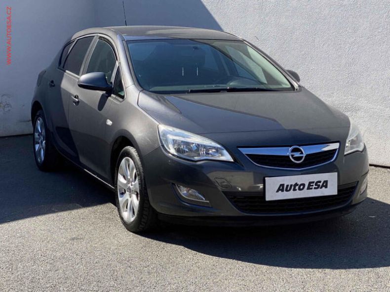 Opel Astra - hlavní foto
