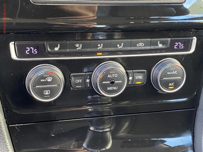 Volkswagen Golf - hlavní fotka