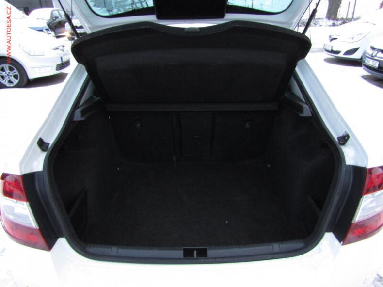 Škoda Rapid - hlavní fotka