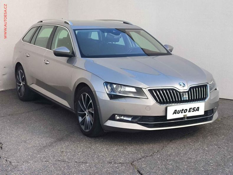 Škoda Superb - hlavní foto