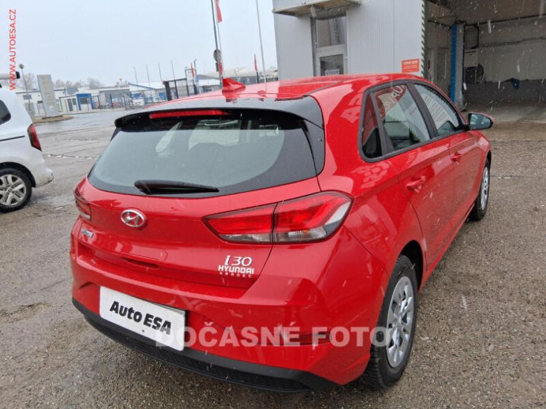 Hyundai i30 - hlavní fotka