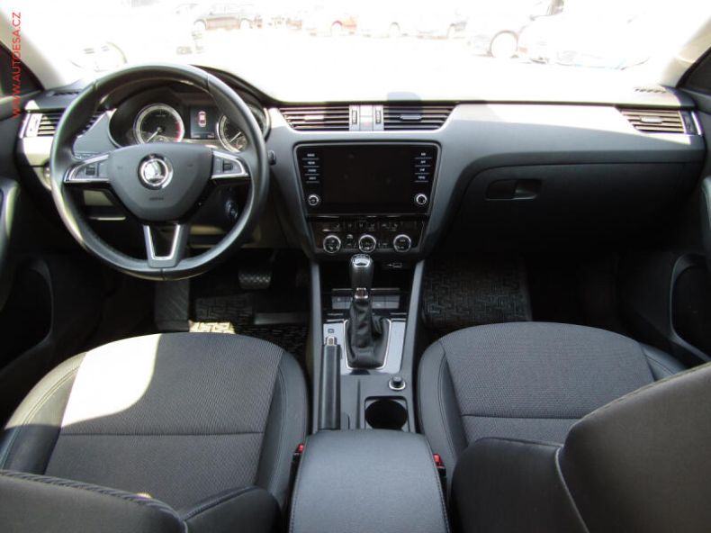 Škoda Octavia - hlavní fotka