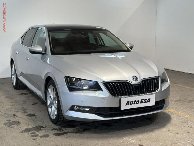 Škoda Superb - hlavní foto